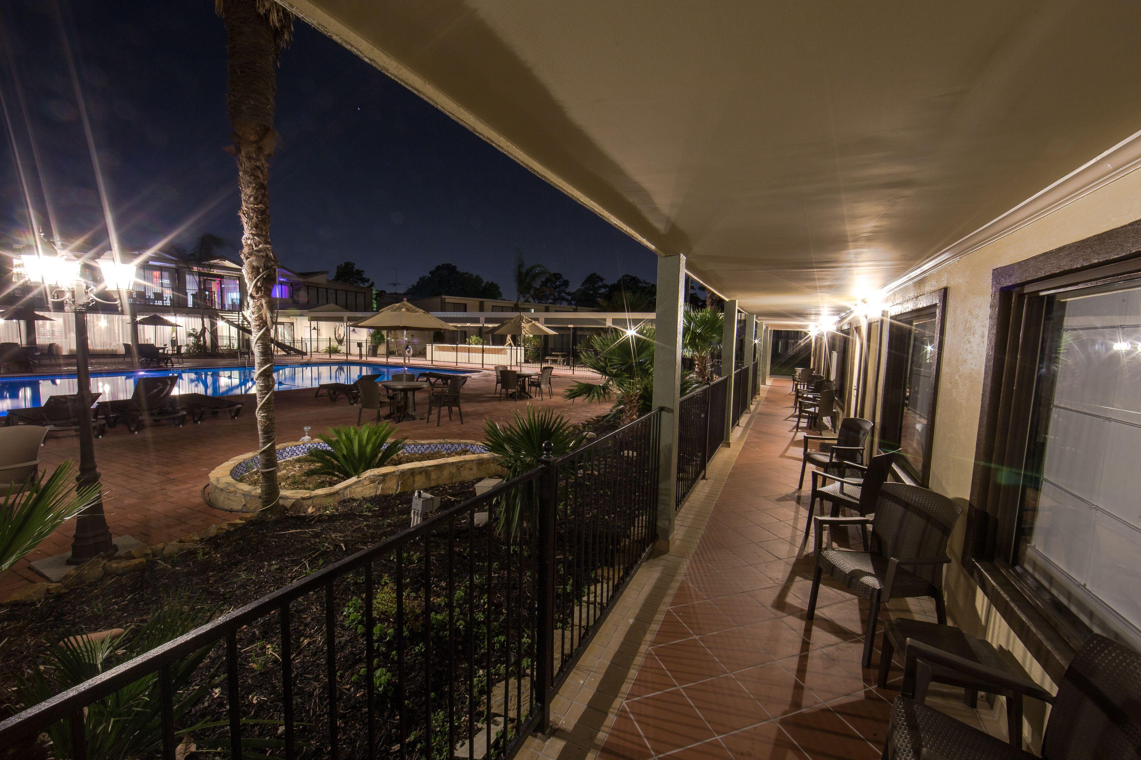 Deluxe Studio King Suite Pool View-Hot Tub,698245269:JPEG